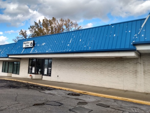 500-Dollar Store Plaza (2)